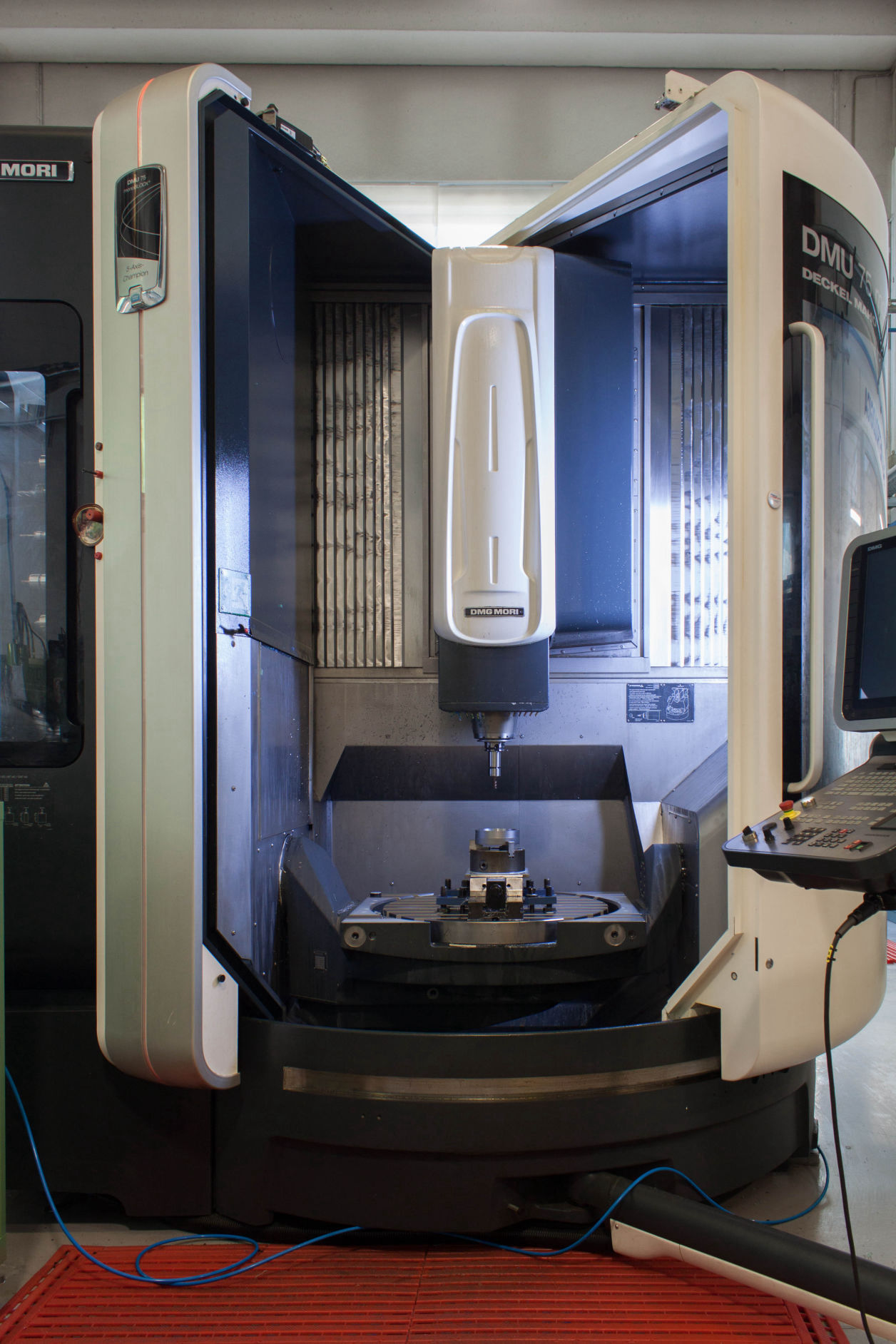 5 axis milling dmg mori monoblock